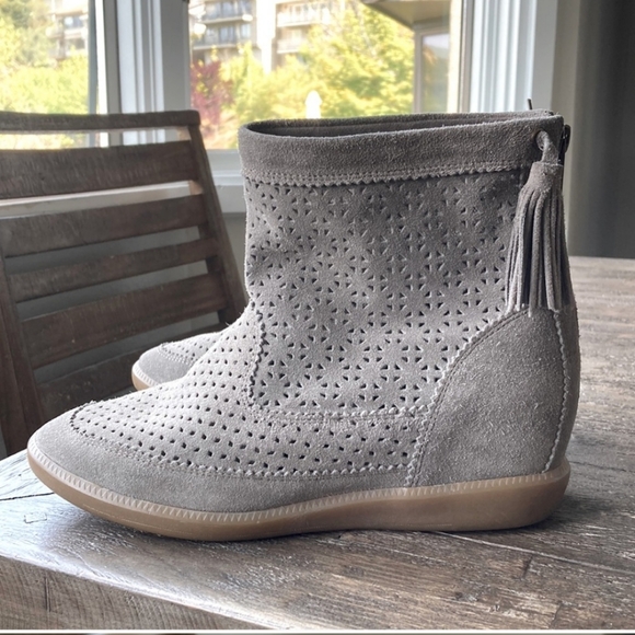 Isabel Marant Baelay booties ankle slouchy vibe boots Taupe perforated l… - Picture 2 of 9